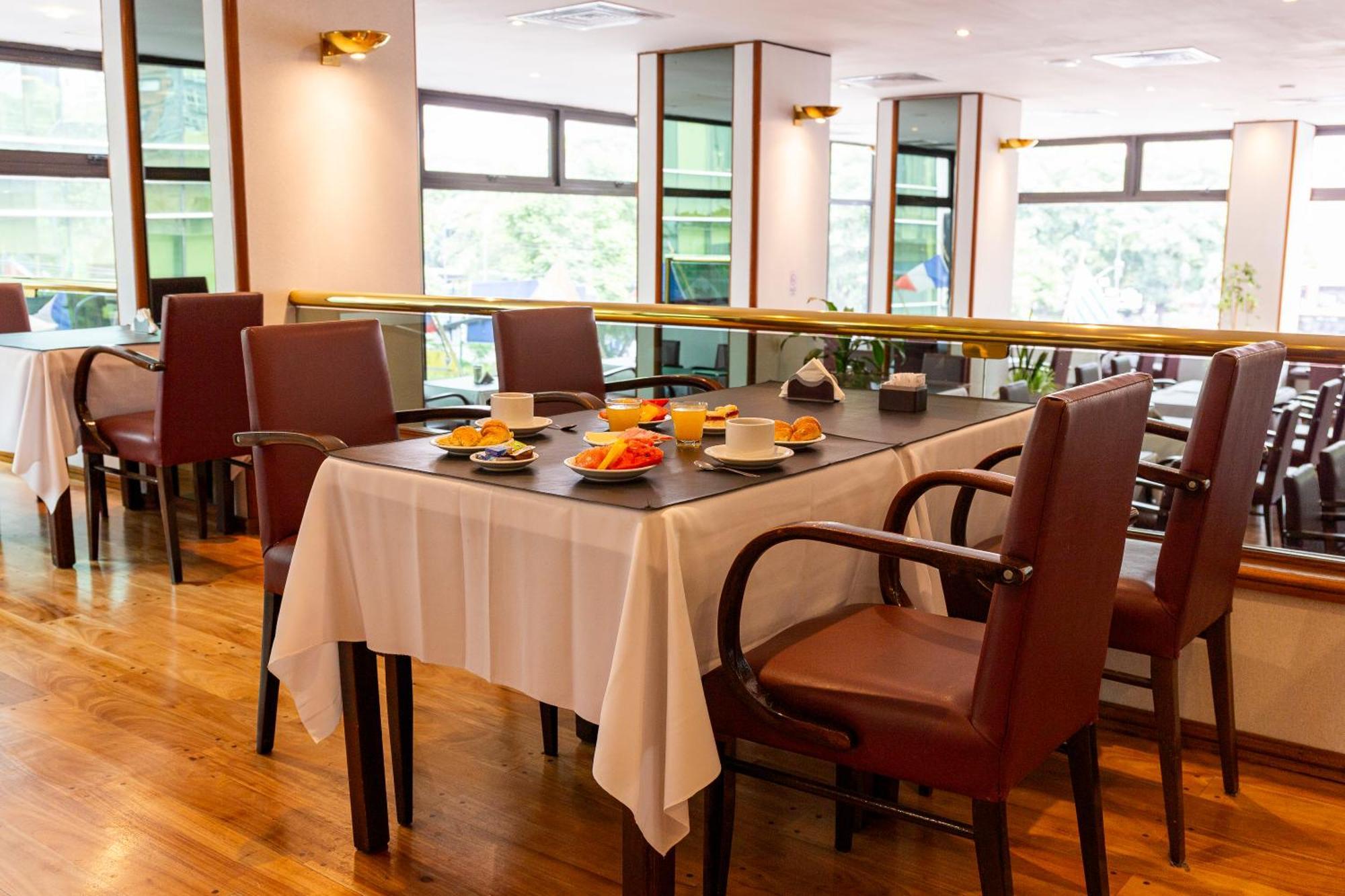 Hotel Conte 4*